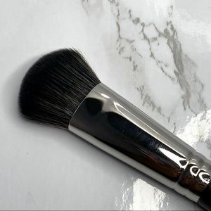 ๐ MAC Cosmetics 128S Split Fibre Cheek Brush